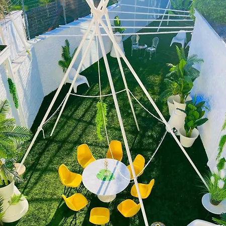 La Ora - Jungle Rooms, Partagee טורקואן